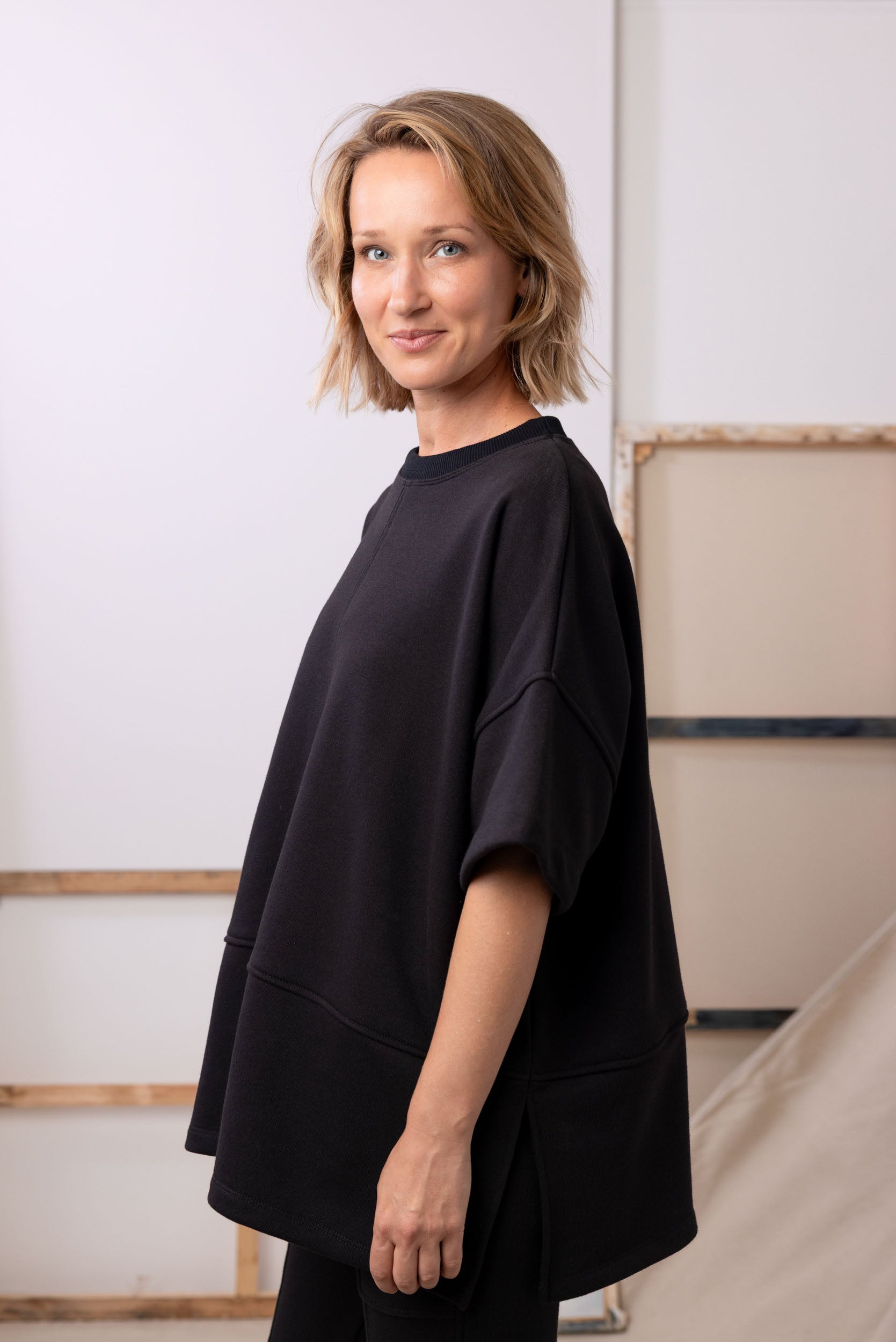 Love Sweatshirt Tee | Black